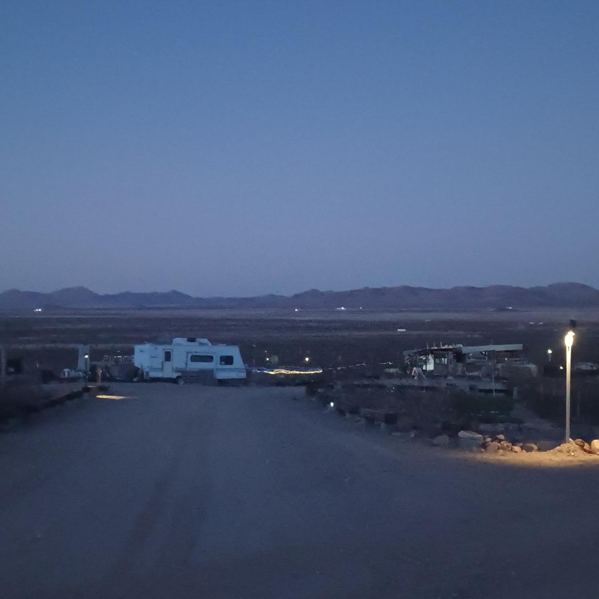 Camping At Desert Gardens Oasis At Lobo, Texas فان هورن الغرفة الصورة